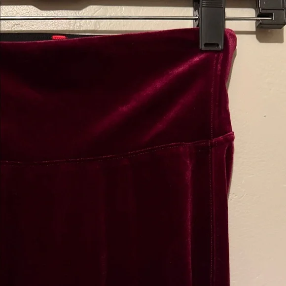 SPANX Burgundy Velvet Leggings XSmall - Picture 2 of 8